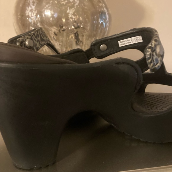 CROCS animal print sandals. Barely worn. - Picture 3 of 7